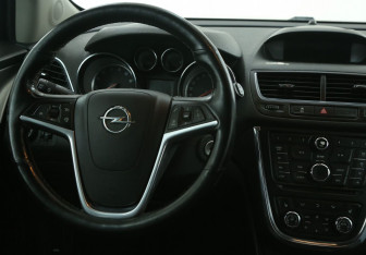 Подержанный автомобиль Opel Mokka 2013 года (14 фото)