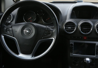 Подержанный автомобиль Opel Antara 2008 года (14 фото)