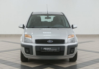 Подержанный автомобиль Ford Fusion 2007 года (2 фото)