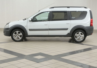 Подержанный автомобиль LADA (ВАЗ) Largus Wagon 2016 года (7 фото)