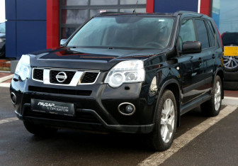 Подержанный автомобиль Nissan X-Trail 2013 года (3 фото)