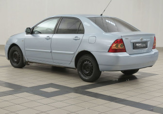 Подержанный автомобиль Toyota Corolla Sedan 2006 года (2 фото)