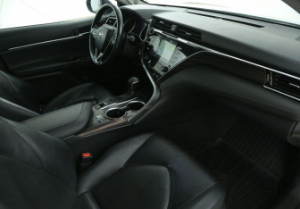 Подержанный автомобиль Toyota Camry Sedan 2020 года (9 фото)