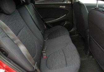 Подержанный автомобиль Hyundai Solaris Hatchback 2015 года (11 фото)