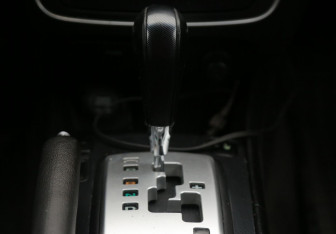 Подержанный автомобиль Hyundai Sonata 2007 года (15 фото)