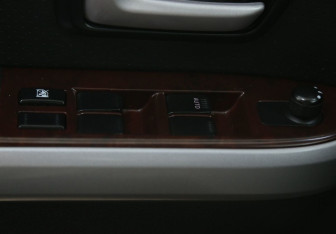 Подержанный автомобиль Suzuki Grand Vitara 2007 года (17 фото)