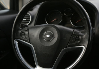 Подержанный автомобиль Opel Antara 2008 года (16 фото)