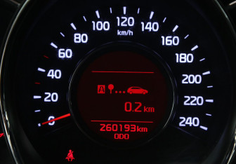 Подержанный автомобиль Kia Ceed Hatchback 2013 года (18 фото)