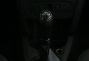 Подержанный автомобиль Renault Sandero 2015 года (15 фото)