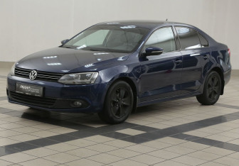 Подержанный автомобиль Volkswagen Jetta Sedan 2011 года (8 фото)