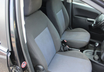 Подержанный автомобиль Ford Fusion 2006 года (11 фото)