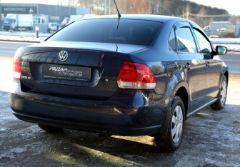 Подержанный автомобиль Volkswagen Polo Sedan 2013 года (6 фото)
