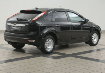 Подержанный автомобиль Ford Focus Hatchback 2008 года (4 фото)