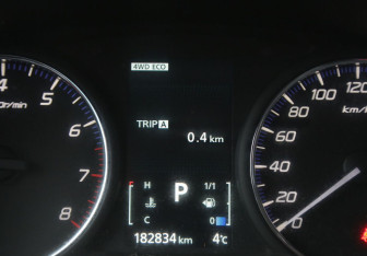 Подержанный автомобиль Mitsubishi Outlander 2012 года (19 фото)