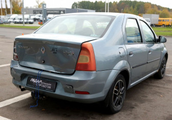 Подержанный автомобиль Renault Logan Sedan 2011 года (6 фото)