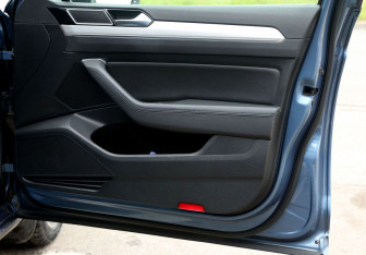 Подержанный автомобиль Volkswagen Passat Sedan 2015 года (16 фото)