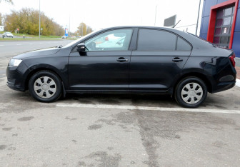 Подержанный автомобиль Skoda Rapid Liftback 2018 года (8 фото)