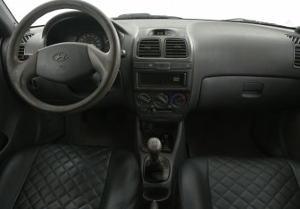 Подержанный автомобиль Hyundai Accent Sedan 2008 года (12 фото)