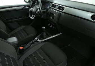 Подержанный автомобиль Renault Arkana 2020 года (9 фото)