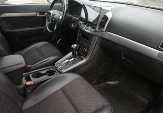 Подержанный автомобиль Chevrolet Captiva 2012 года (9 фото)