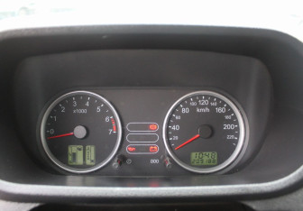 Подержанный автомобиль Ford Fusion 2005 года (14 фото)