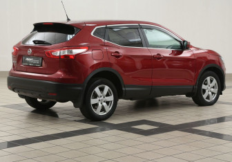 Подержанный автомобиль Nissan Qashqai 2014 года (4 фото)