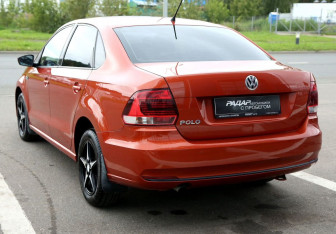 Подержанный автомобиль Volkswagen Polo Sedan 2016 года (4 фото)