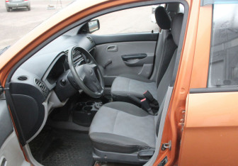 Подержанный автомобиль Kia Picanto 2007 года (10 фото)