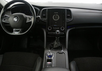 Подержанный автомобиль Renault Talisman Wagon 2019 года (12 фото)