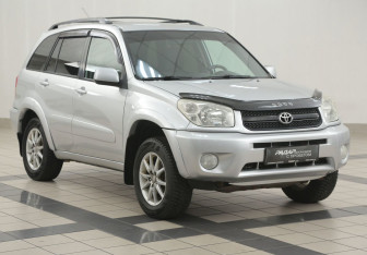 Подержанный автомобиль Toyota RAV4 2004 года (1 фото)