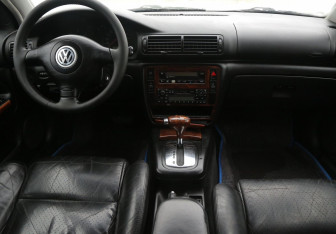 Подержанный автомобиль Volkswagen Passat Wagon 1999 года (12 фото)