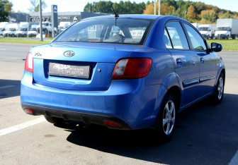 Подержанный автомобиль Kia Rio Sedan 2010 года (6 фото)