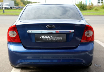 Подержанный автомобиль Ford Focus Sedan 2008 года (5 фото)
