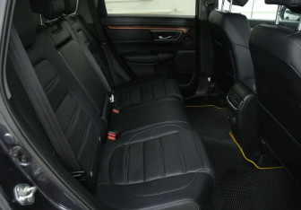 Подержанный автомобиль Honda CR-V 2018 года (11 фото)