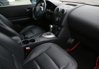 Подержанный автомобиль Nissan Qashqai 2008 года (9 фото)