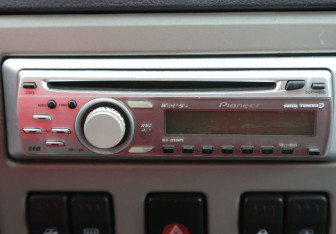 Подержанный автомобиль Renault Logan Sedan 2007 года (15 фото)