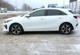 Подержанный автомобиль Kia Ceed Hatchback 2018 года (8 фото)