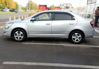 Подержанный автомобиль Chevrolet Cobalt Sedan 2013 года (8 фото)