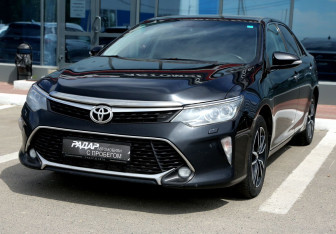 Подержанный автомобиль Toyota Camry Sedan 2017 года (3 фото)