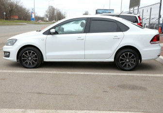 Подержанный автомобиль Volkswagen Polo Sedan 2017 года (8 фото)