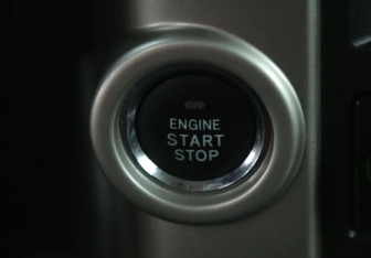 Подержанный автомобиль Toyota Land Cruiser Prado 2011 года (21 фото)