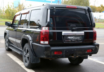 Подержанный автомобиль Jeep Commander 2007 года (4 фото)