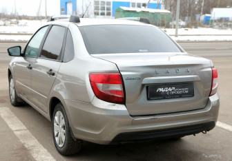 Подержанный автомобиль LADA (ВАЗ) Granta Sedan 2019 года (4 фото)