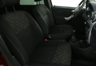 Подержанный автомобиль Renault Logan Sedan 2013 года (10 фото)