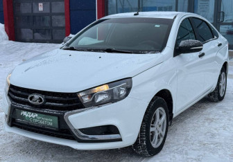 Подержанный автомобиль LADA (ВАЗ) Vesta Sedan 2017 года (4 фото)