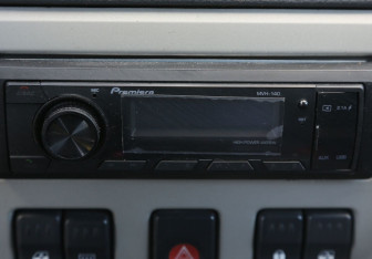 Подержанный автомобиль Renault Logan Sedan 2005 года (13 фото)