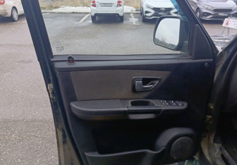 Подержанный автомобиль УАЗ Patriot 2015 года (16 фото)