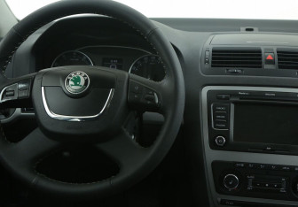 Подержанный автомобиль Skoda Octavia Liftback 2013 года (14 фото)