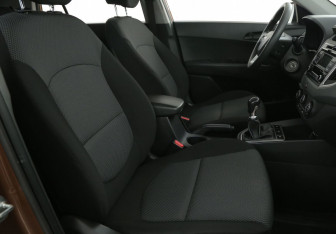 Подержанный автомобиль Hyundai Creta 2018 года (10 фото)