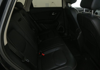 Подержанный автомобиль FAW Besturn X40 2021 года (11 фото)